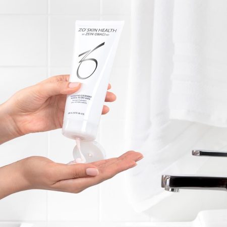 Sữa rửa mặt làm sạch bụi bẩn bã nhờn giảm thiểu kích ứng da ZO Skin Health Hydrating Cleanser